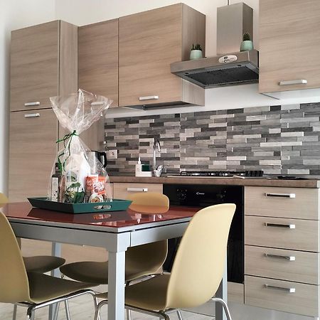 Casa Vacanze De Nittis Barletta Bagian luar foto