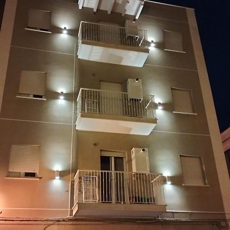 Casa Vacanze De Nittis Barletta Bagian luar foto