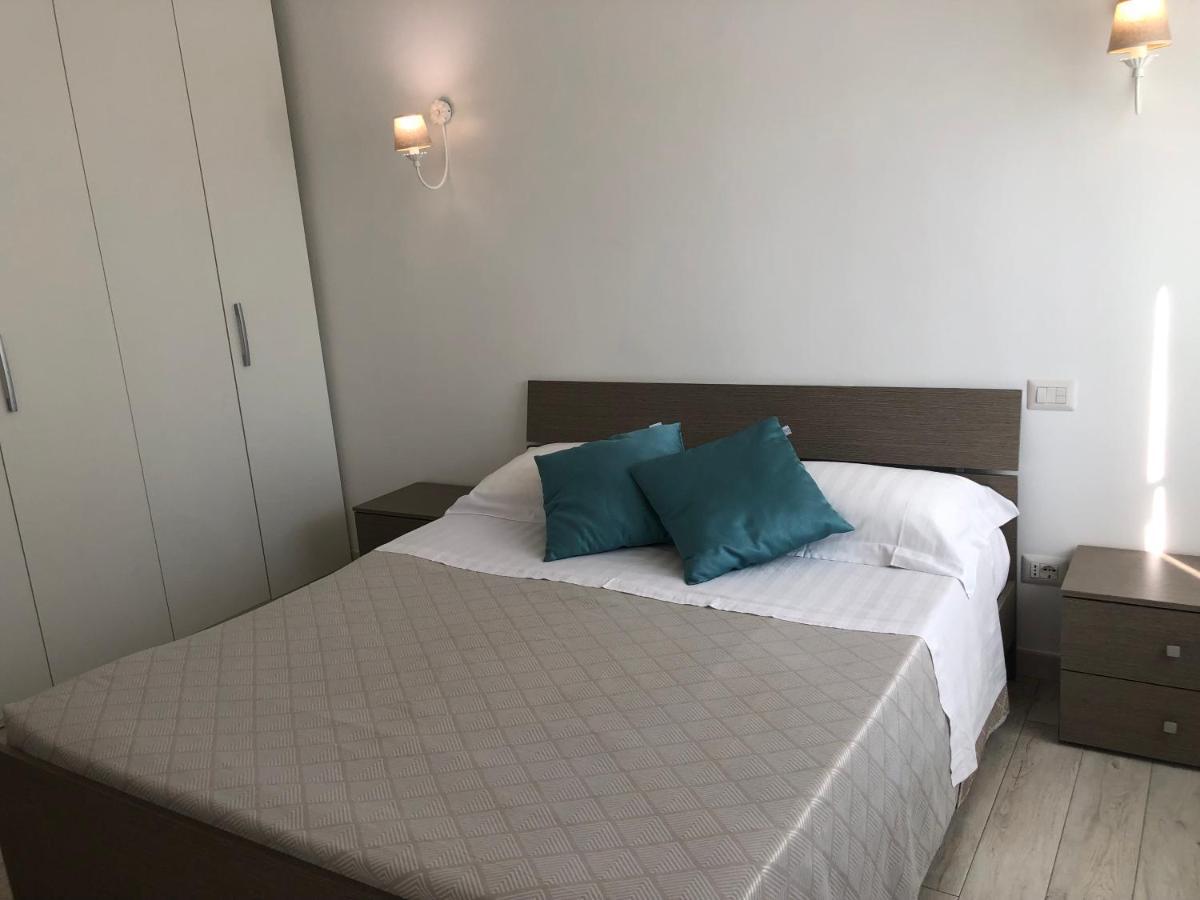 Casa Vacanze De Nittis Barletta Bagian luar foto