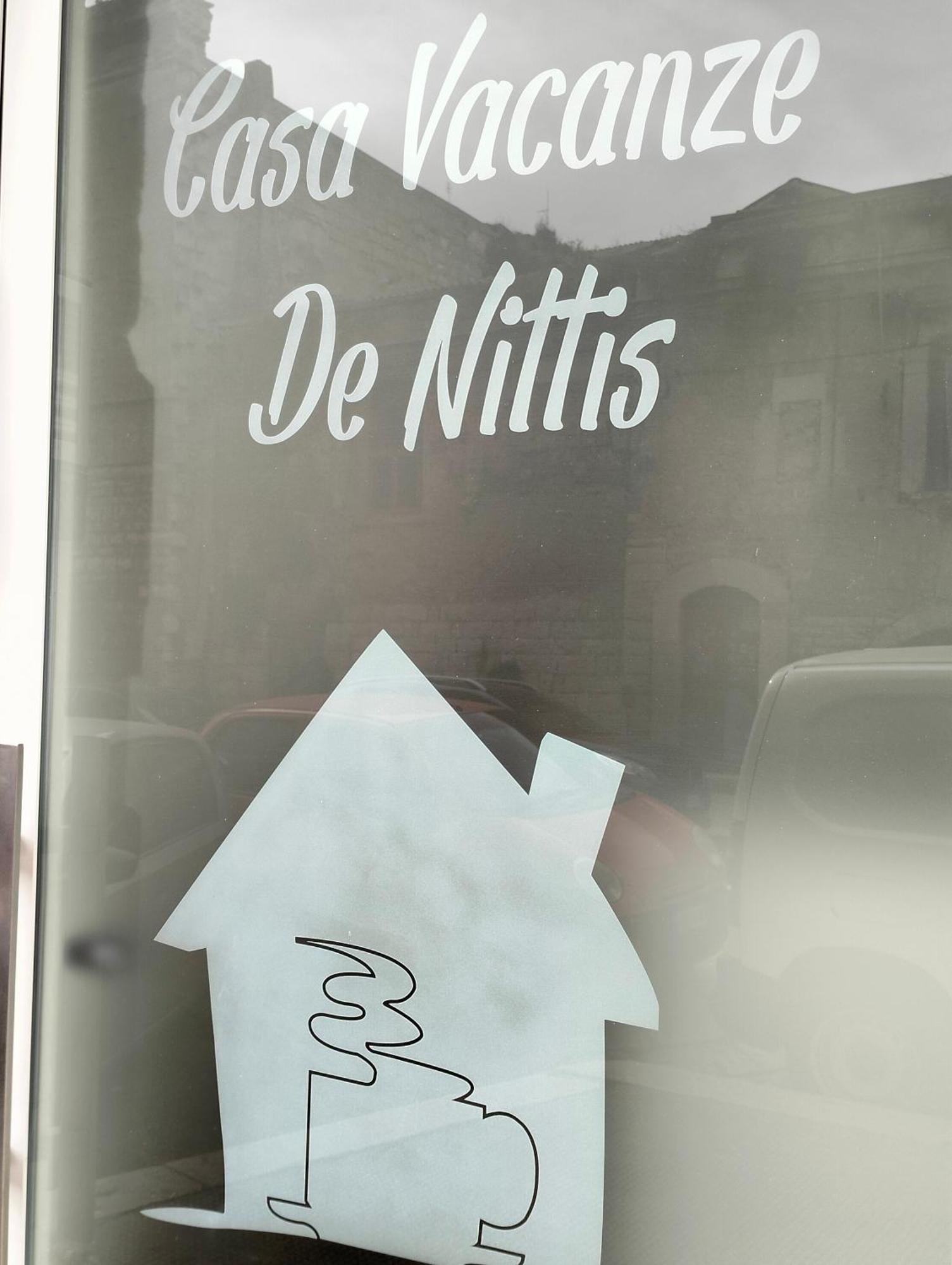 Casa Vacanze De Nittis Barletta Bagian luar foto