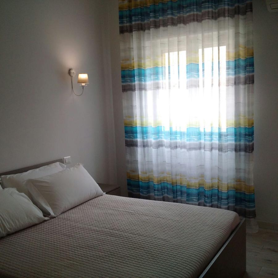Casa Vacanze De Nittis Barletta Bagian luar foto