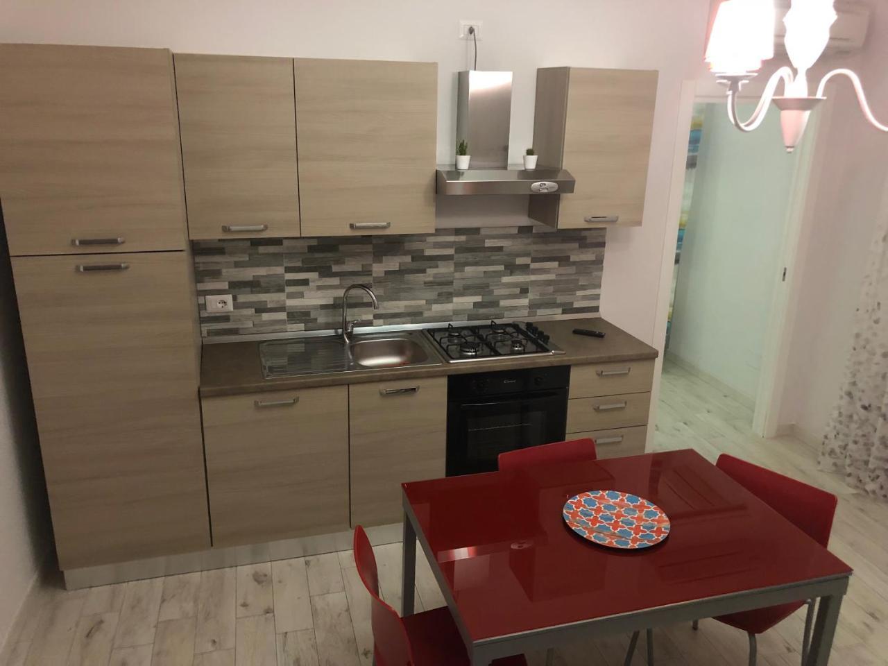 Casa Vacanze De Nittis Barletta Bagian luar foto